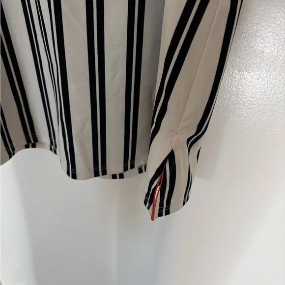 (BASEMENT) Striped Sleeveless Top - Picture 4 of 5